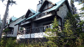 Hotel Emerald Lake Lodge-5