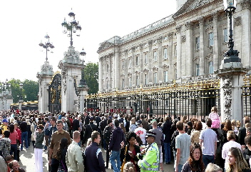 k-London 2007 - Buckingham Palast Wachabloesung (2)