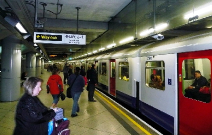 k-London 2007 - U-Bahn The Tube (1)