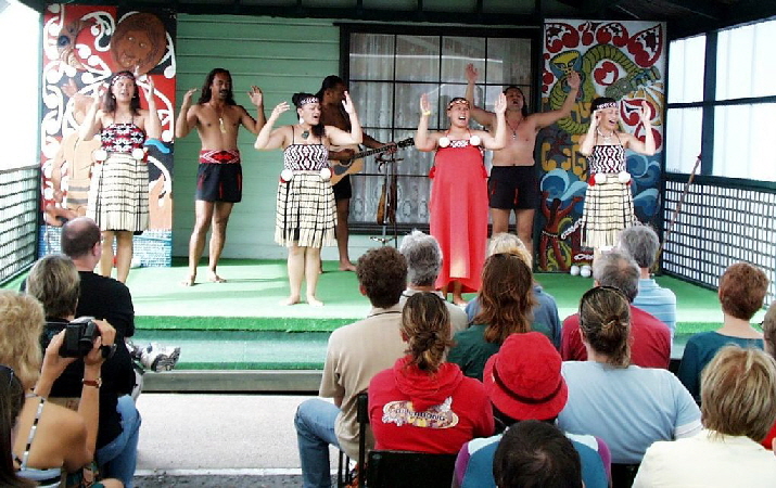 k-NZ 2005 - TaG 16 -Roturoa Village (1)