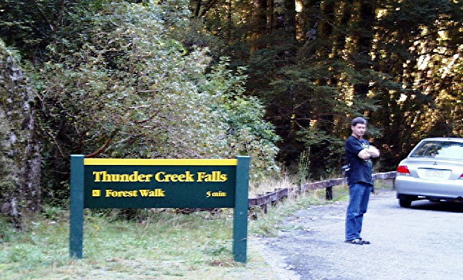k-NZ 2005 - Tag 10 -Wanderung zu den Thunder Creek Falls (1)