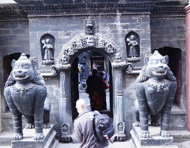 k-Nepal - Besuch der Knigsstadt Patan (21)