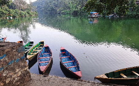 k-Nepal - Bootsfahrt auf dem Phewa See (2)