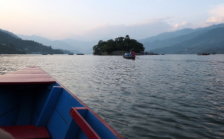 k-Nepal - Bootsfahrt auf dem Phewassee (6)