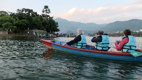k-Nepal - Bootsfahrt auf dem Phewassee (8)