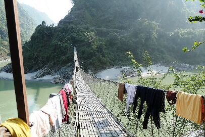 k-Nepal - Fahrt nach Pokhara Hngebrcke 3 (3)