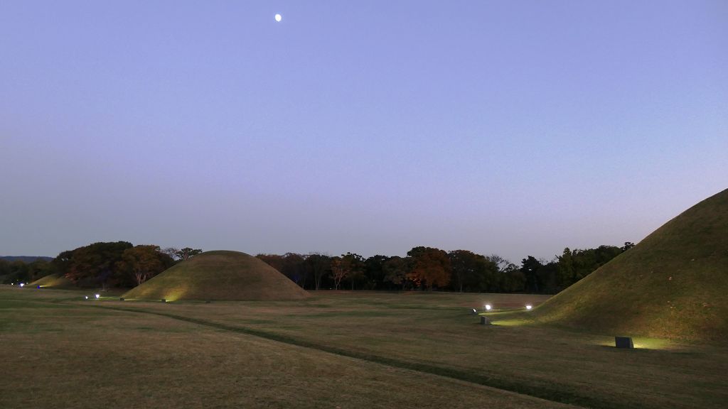 k-Gyeongju - Fahrrad Tour - knigliche Grabhgel 3