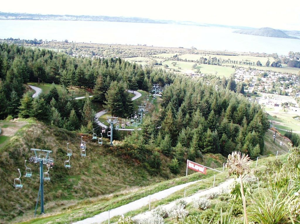 k-NZ 2005 - Tag 16 Roturoa Aussicht vom Berg