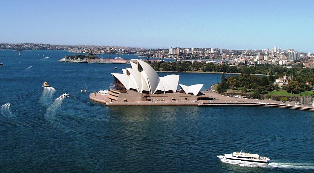 k-NZ 2005 - Tag 21 - Sydney Oper vom Wasser aus