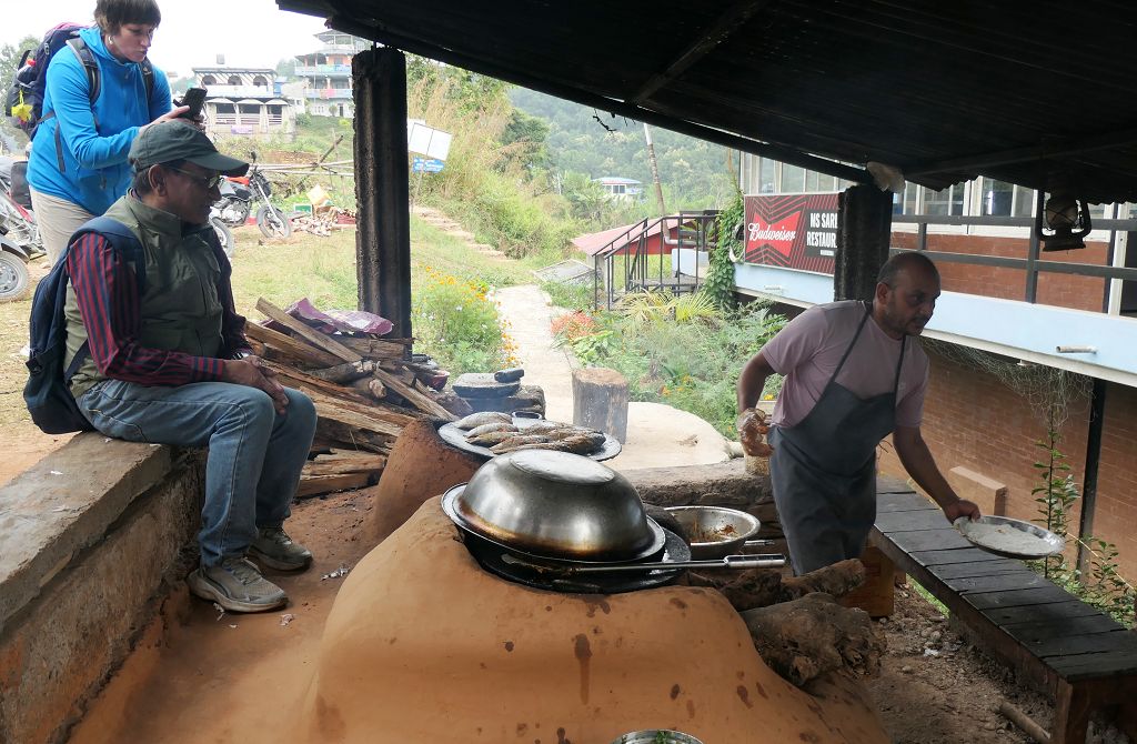 k-Nepal - Ausflug und Wanderung zum Begnassee - Mittagspause (5)