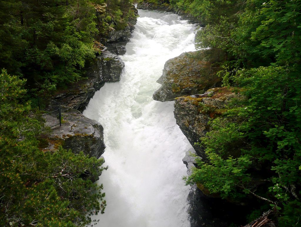 k-Norwegen 2008 - Fahrt nach nderness Wasserfall  Slettafossen