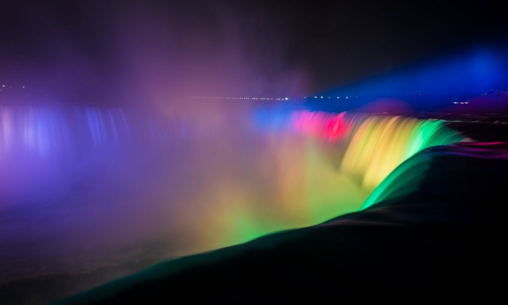 k-Ostkanada Niagara Falls beleuchtet