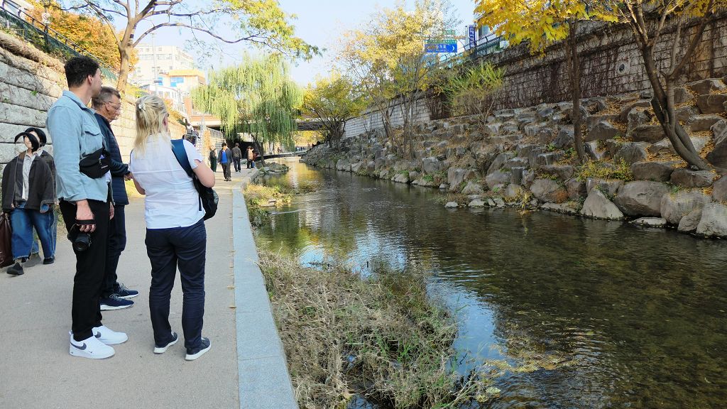 k-Seoul - entlang des Cheonggyecheon Baches -2