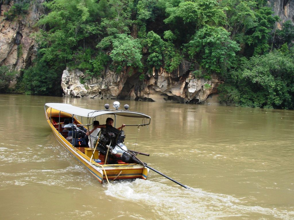 k-Thailand 2006 - Fahrt mit Boot zum Dschungelhotel Resotel River Kwai (2)