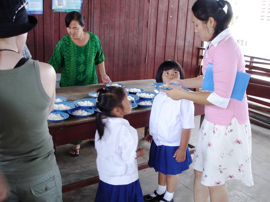 k-Thailand 2006 - Fahrt zum River Kwai - Schulbesuche (1)