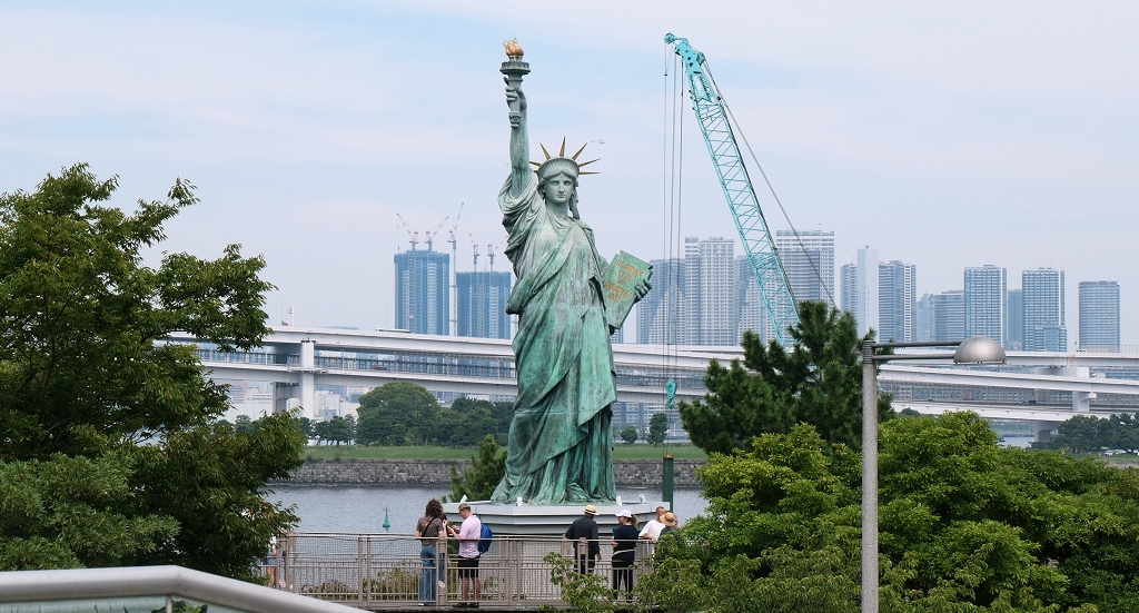 Mall in Hoteln�he (U-Bahn ) (1)