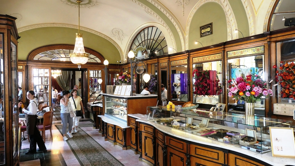 k-Kaffeehaus Gerberaud Budapest (1)