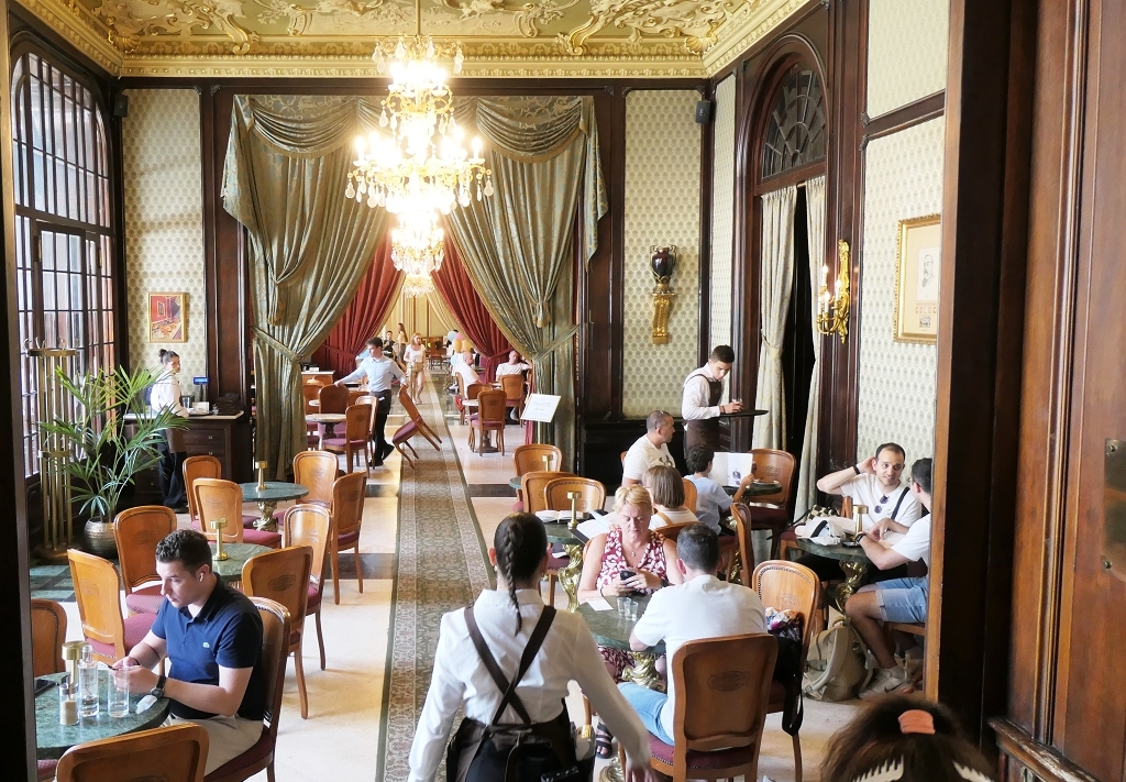 k-Kaffeehaus Gerberaud Budapest (2)