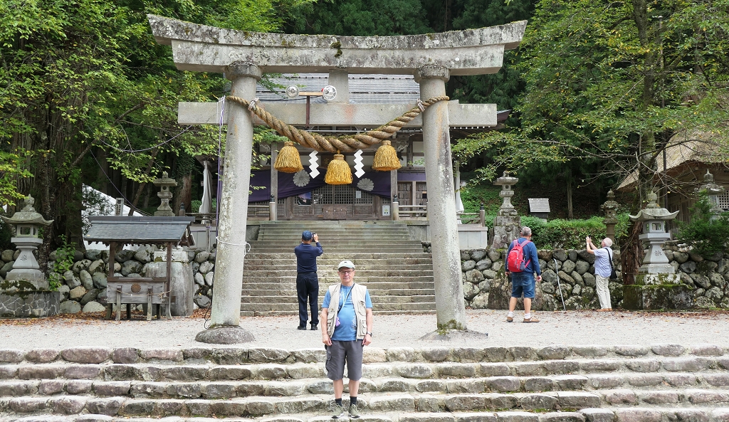 k-Shirikawago - Hachiman Schrein (4)