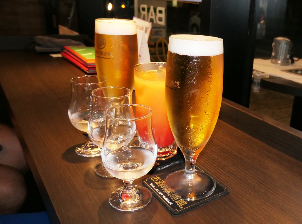 k-Zum Tagesausklang nochmal Bierchen und Sake (2)